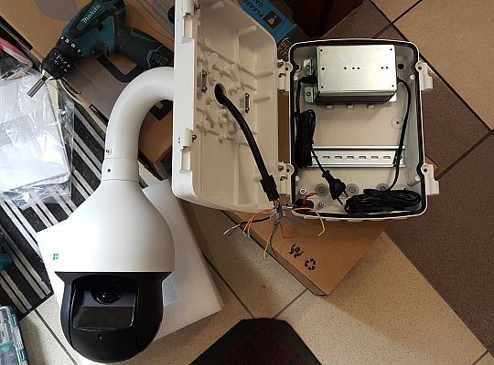 Przygotowanie kamery obrotowej do instalacji  w CH Kaszuby Wejherowo