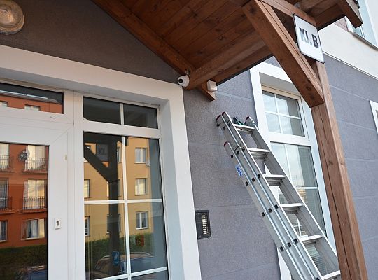 Instalacja kamery wandaloodpornej na obiekcie handlowym - Puck