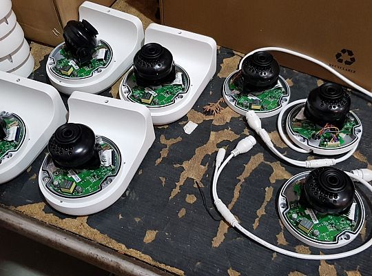 Przygotowanie kamer do montażu - Gdynia