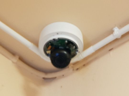 Zamontowanie kamery na klatce schodowej