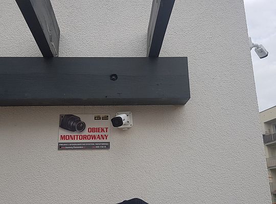 Zamontowana kamera zewnętrzna na budynku Wspólnoty